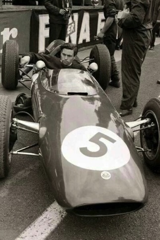 Essais du GP d'Allemagne au Nurburgring : ultimes réglages de la position Lotus 25 Essais du GP d'Allemagne au Nurburgring : ultimes réglages de la position Lotus 25